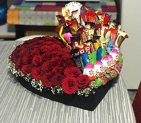 G ve ikolata zel kutu kalpli kutuda hazrlanmdr