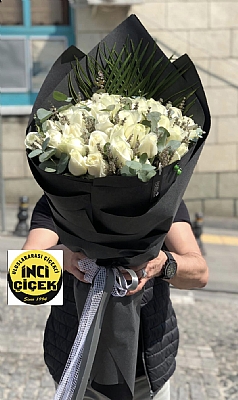 51 adet beyaz gl siyah selefon ile