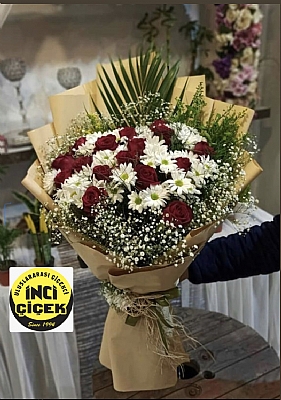 Gl ve papatya buketi 19 gl ve 2 demet papatya